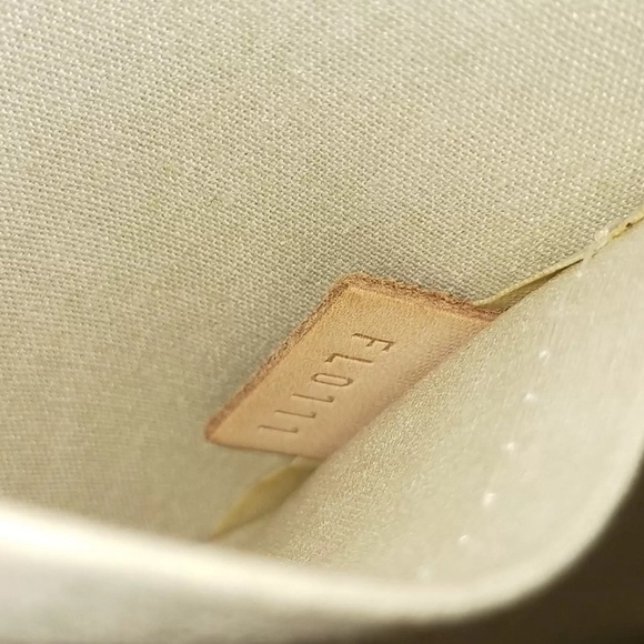 Louis Vuitton Sherwood PM Cream Vernis Shoulder Bag - Picture 9 of 11